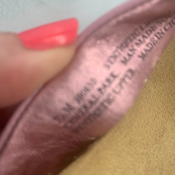 Pink Wedge with Weave Detail on Heels Size 7.5 - Picture 5 of 5